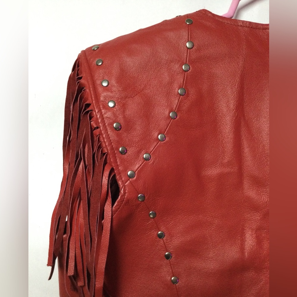 Vintage Leather Gallery Red Fringe studded top. 2X - Picture 6 of 11